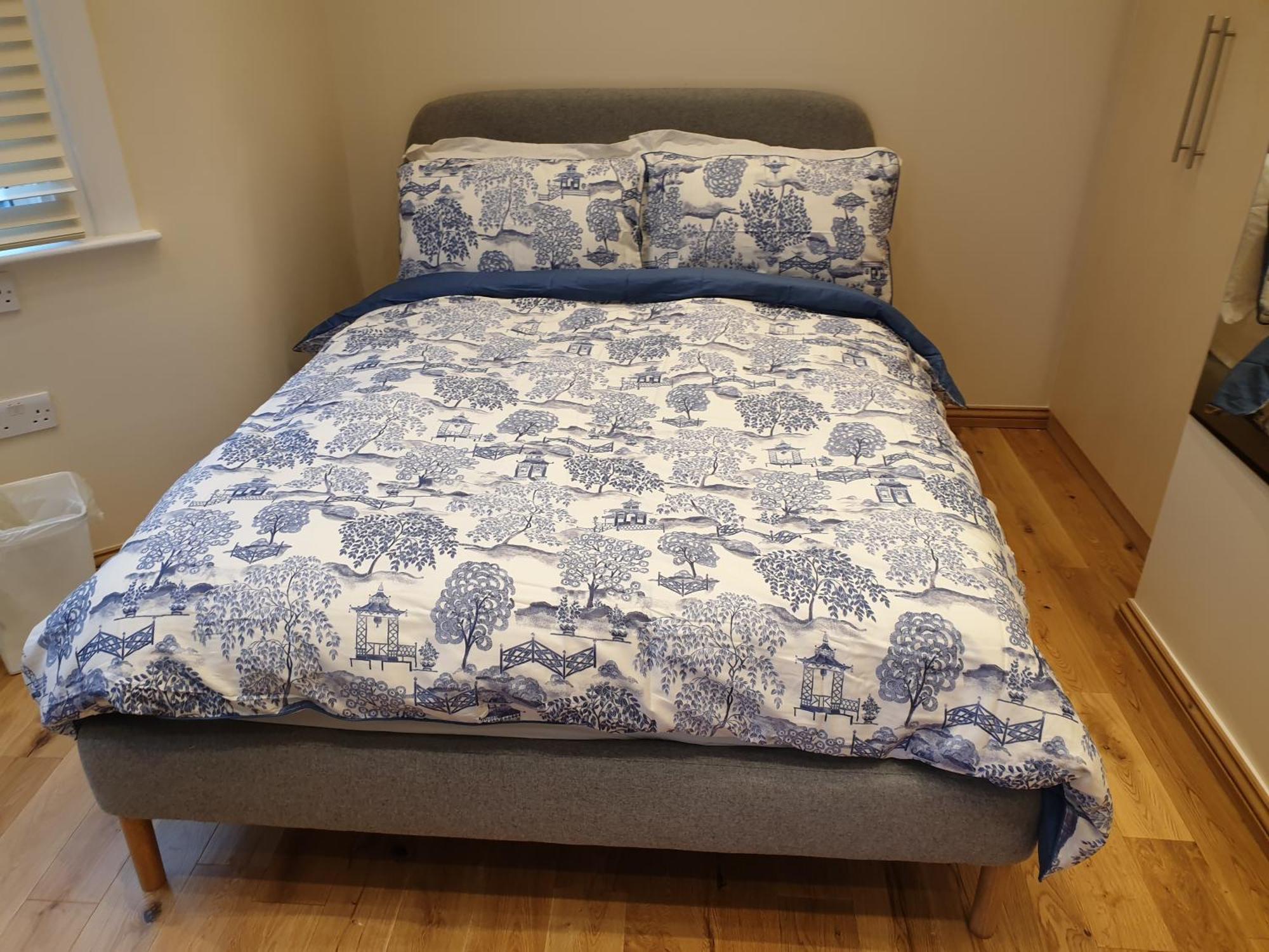 London Luxury Apartments 3 Bedroom Sleeps 8 With 3 Bathrooms 5 Mins Walk To Tube Station Free Parking Ilford Bagian luar foto